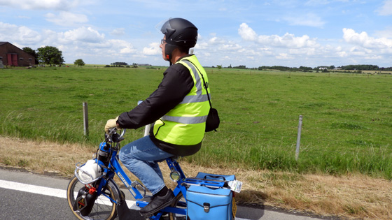 Un Britannique sur son Solex 5000