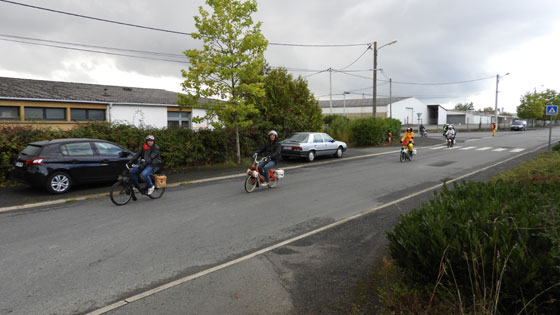 Arriv&eacute;e au fil de l'eau des solexistes