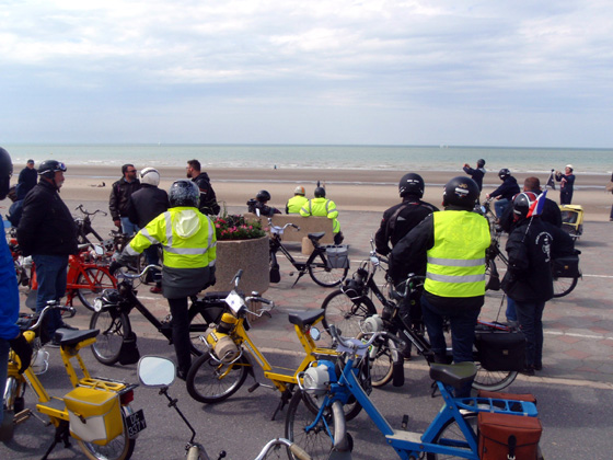 Contemplation des côte anglaises par les solexistes