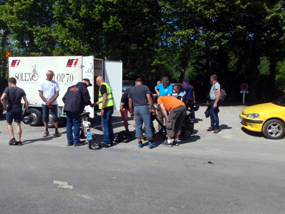 Nos amis n&eacute;erlandais en route pour le centre ville de Wailly Beaucamp