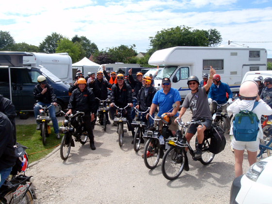 Nos amis n&eacute;erlandais en route pour le centre ville de Wailly Beaucamp
