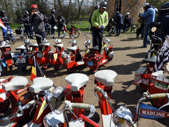 Les Microns rouges du dimanche matin