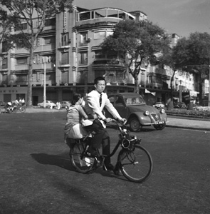 Saïgon Garage VeloSoleX & 2 CV Citroën