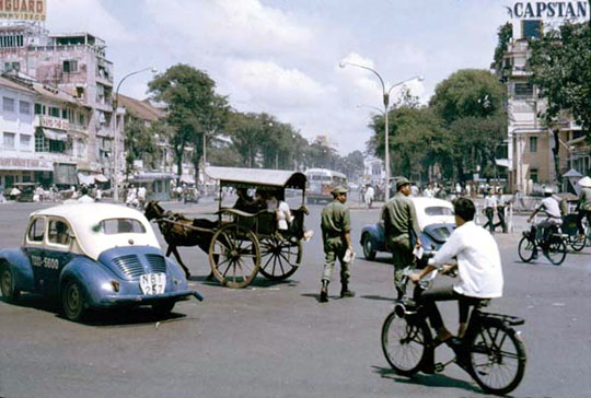 Velosolex 1700 Rond-Point Charner-Bonard Saigon