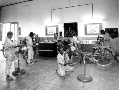 Usine montage Velosolex Abidjan