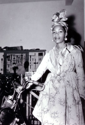 Guadeloupeenne avec son solex