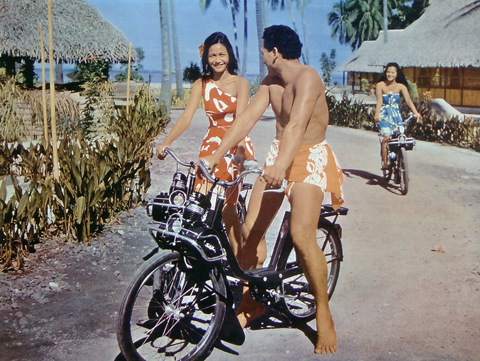 Tahitiens sur des solex 2200