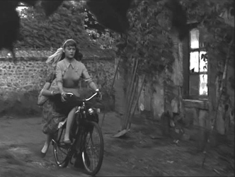 Brigitte Bardot sur un Velosolex