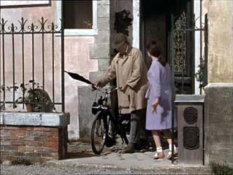Monsieur Hulot avec son Solex 