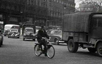 Un velosolex 330 à Paris