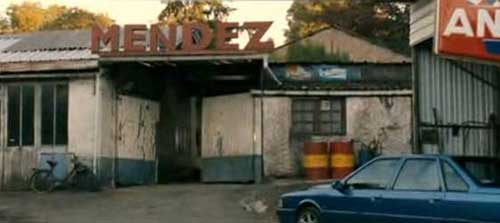 Un Solex 3800 devant le Garage Mendez