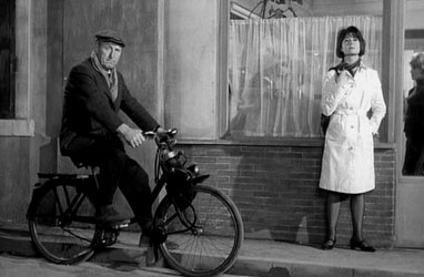 Bourvil sur son velosolex