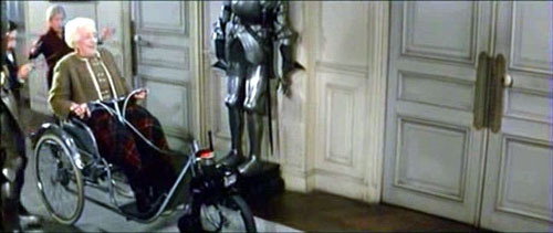 Françoise Rosay sur son Poirier Solex