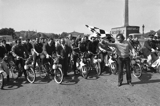 Départ des Solex Flash et 3800 par Jean-Pierre Beltoise