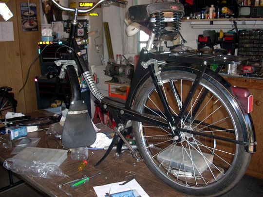 Le 1700 en cours de remontage