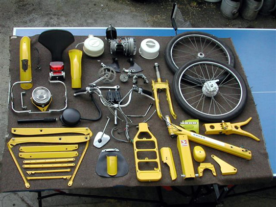 Toutes les pièces déballées du solex 4600