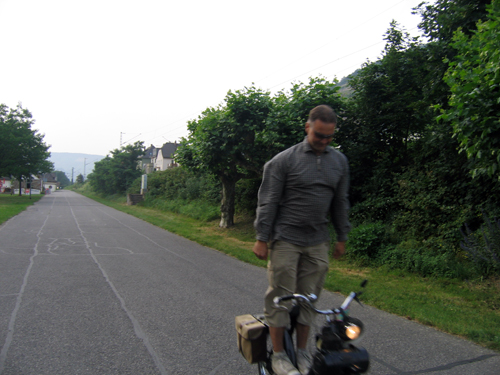Michel sur son solex