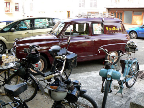 Deux Solex et un Velovap et une Simca Châtelaine
