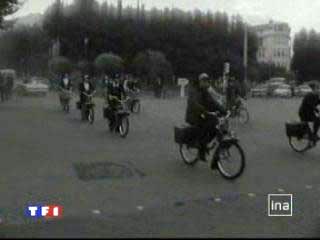 Défilé de Solex 2200 à Paris 